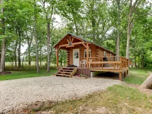 วิวลำธาร & เตาบาร์บีคิว: เคบิน ฟลอเรนซ์ อันงดงาม