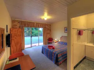 All Seasons Country Lodge