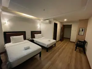 West Loch Park Hotel