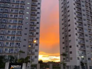 Cozy 2 Br Unit at South Residences SM Southmall