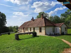 Traditional Holiday Home with Garden