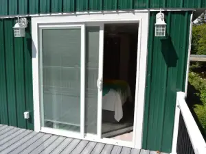 Hippie-Themed House with Upstairs Balcony!
