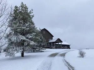 Serenity Heights - Peaceful Country Acres with Beautiful View in Every Direction