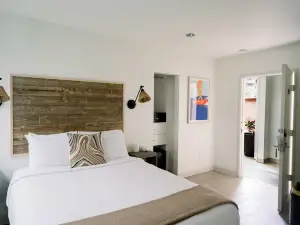 Scp Seven4One Hotel