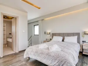 Serenity Suites Sea View 1