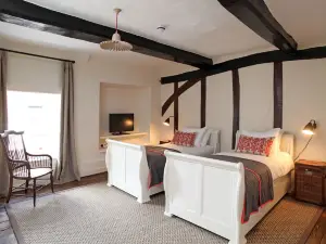 Black Lion Hotel