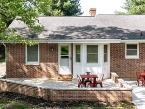 Expansive Grounds and Luxurious Hot Tub - Stunning Ranch Retreat