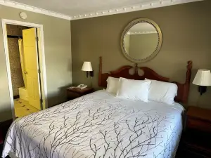 Western Village Inn-Newly Renovated