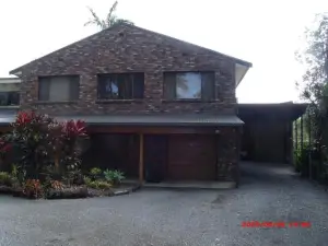 Emerald Tropical Palms B & B