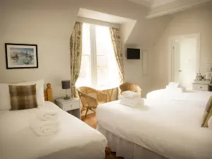 The Royal Oak Hotel