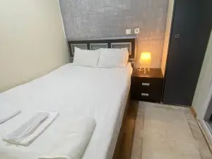 Kaya River House