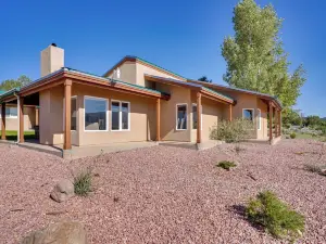 Zion Mountain Guest House w/ Canyon Vistas!