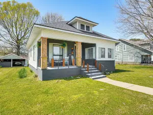 Fire Pit: Pet-friendly Mt Vernon Gem!