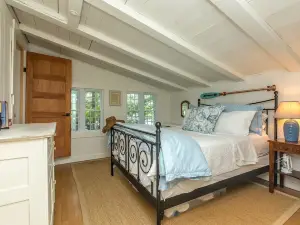 Indian River Respite Lake Rosseau 3 Bedroom Cottage in Port Carling