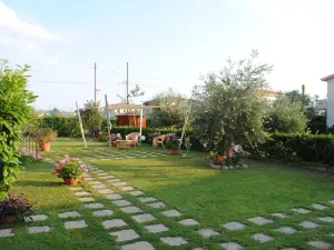 Larus Hotel
