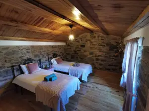 400 Year Old 3-Bedroom Farmhouse Central Portugal