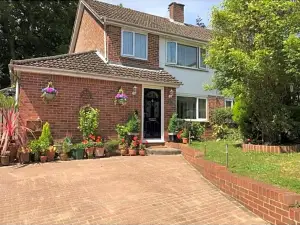 31 Queens Road