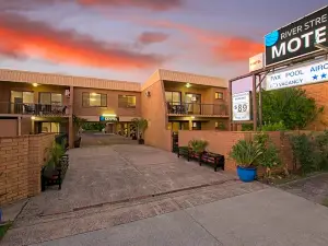 River Street Motel