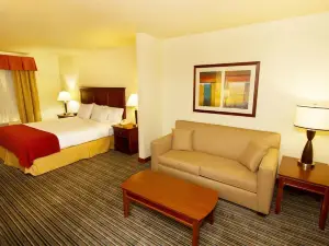 Holiday Inn Express & Suites Turlock-Hwy 99