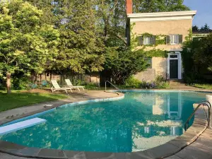 Stay in our Hational Historic Landmark home!