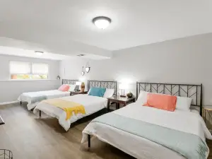 Beautiful house - safe & quiet - 4 BR 2.5 B -  6 Queen Beds