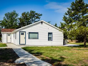 Bottoms Edge Ranch - Cozy Cottage