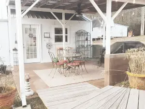 Cottage on the Lake