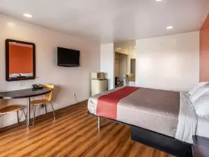 Motel 6 Gardena, CA - South