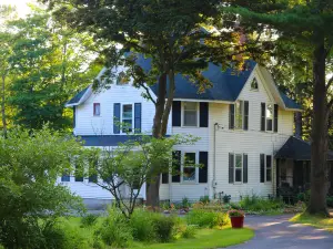 Wauban Cottage