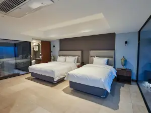 Partyz Hotel