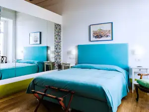 Donna Giulia, Luxury House