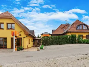 Hotel Mayer Alsóörs