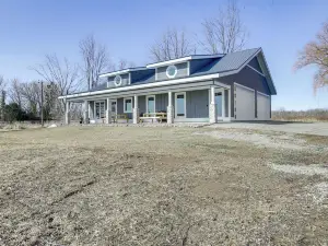 Dock & Panoramic Bay Views: Oconto Retreat!