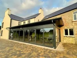 肯繆爾軍火酒店