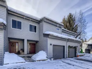 Renovated townhome in Homestead community of Edwards