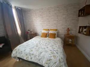 Chambres D’hote au Chapeau Claque Cabaret