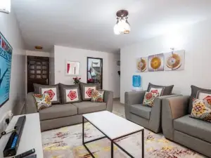 Refreshing Spacious Villa -20 minutes to Tsavo park