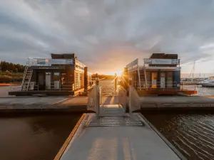 Lake Breeze Retreat, Klitten