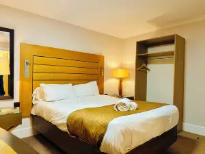 Crown Hotel - Stone (Near Stoke-On-Trent) by OYO