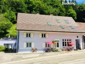 Bed and Breakfast 57