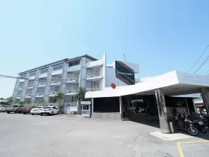 Pachara Hotel and Restaurant