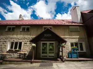 Hostel Szczelinka