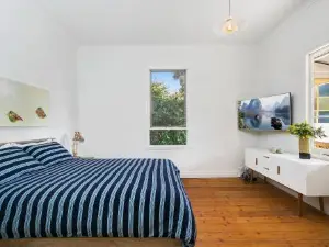 Paws up Cottage