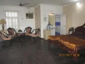 Sona Villa, the Lake Chalet