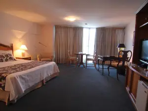 Crystal Palace Hotel