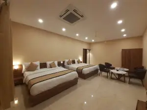 Hotel Bharat