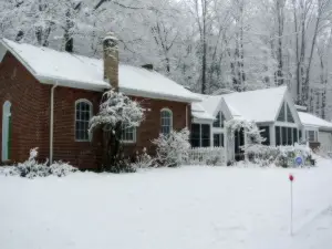 Spacious Studio Apartment Only Minutes Away from Mid-Ohio Sports Car Course!