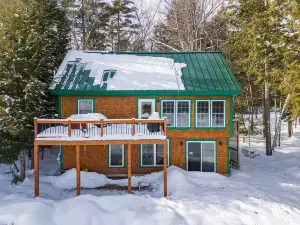 Dream Lakefront Modern Cabin