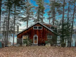 Spacious Waterfront Cabin with Incredible Views - Gorgeous Tranquil Retreat