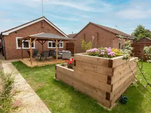 Cedar Drive, Holbeach - 1 to 4 - Self Catering